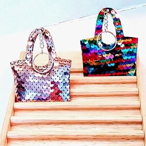 HANDBAG WITH SEQUINS KEYCHAINS SET OF 2